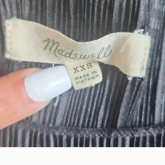 Madewell Black Pleated Blouse - Picture 5 of 6